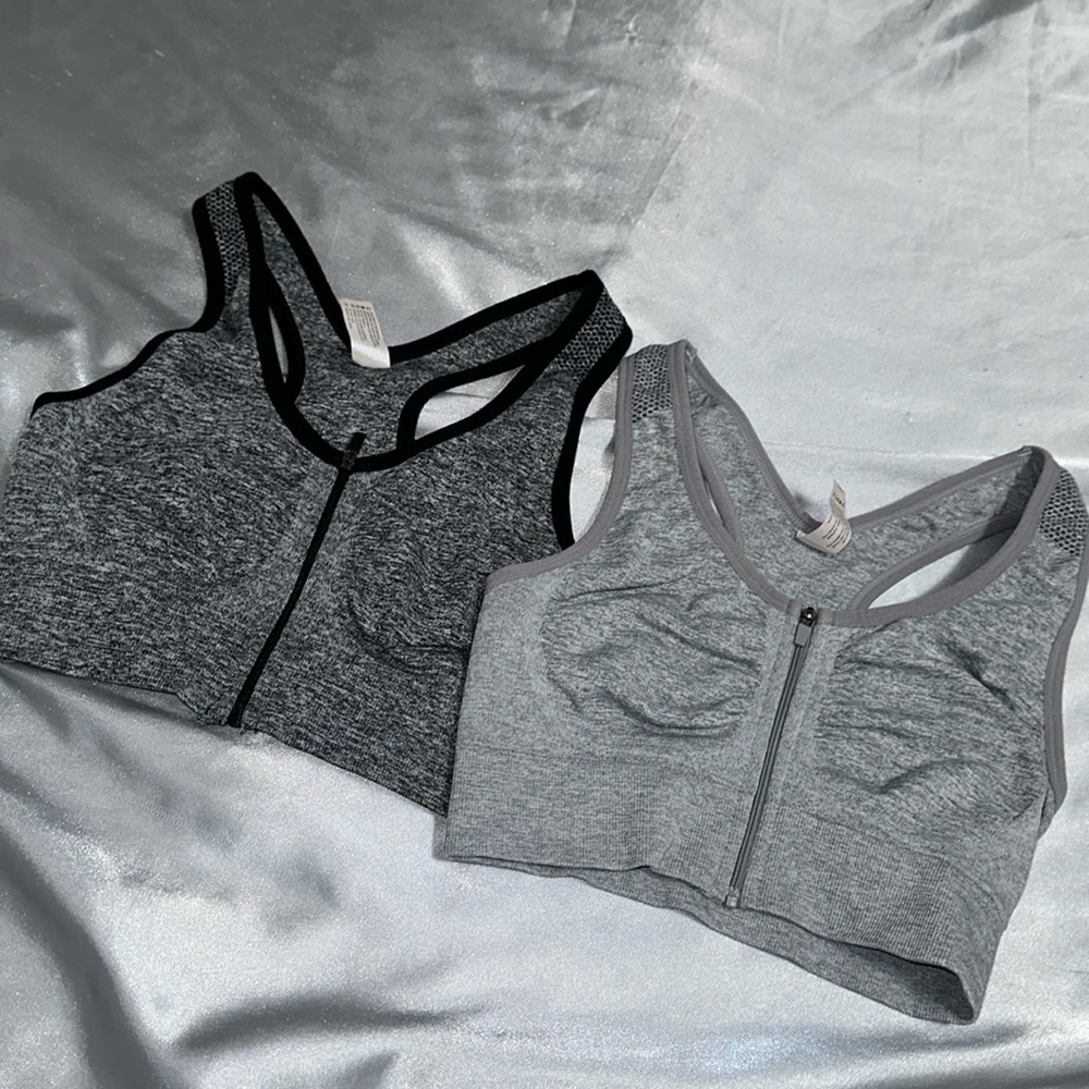 BLACK AND GREY SPORTS BRA